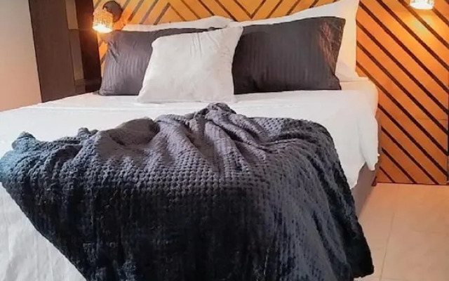 Room-hb4 Double Room With Private Bathro