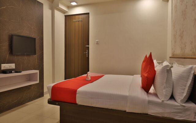 OYO 12147 Hotel Vibrant