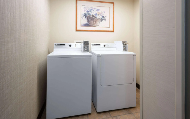 Days Inn & Suites by Wyndham Bozeman