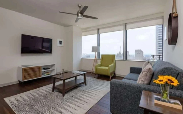 Stunning CozySuites on Elm St. 10