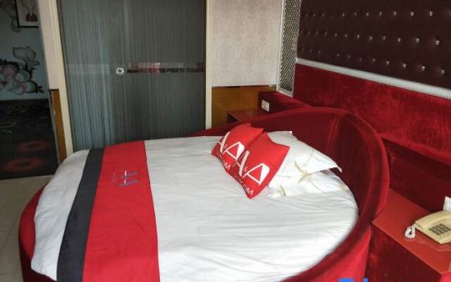 Aa Room Hotel (Shanghai Donglin Temple)