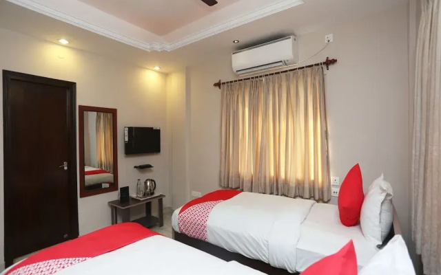 B S Guest House by OYO Rooms