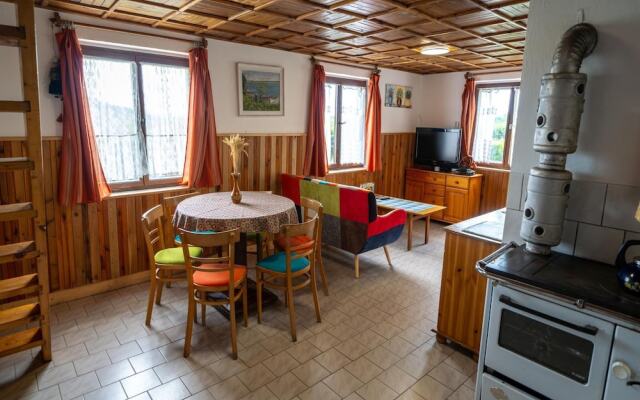 Lovely Apartment in Svinarov Czech Republic near Forest