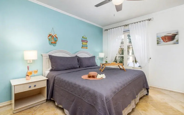 Cozy 1br1ba w Balcony Pool in Great Location
