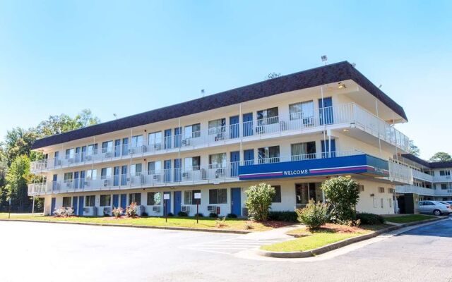 Motel 6 Williamsburg