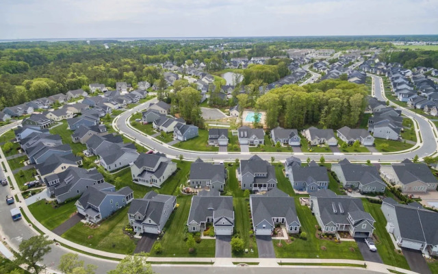 Grande at Canal Retreat Great Area in Rehoboth!