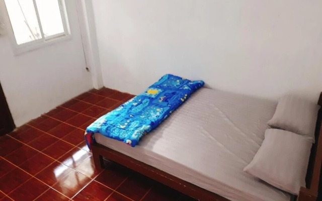 Ba'mi thakhek hostel