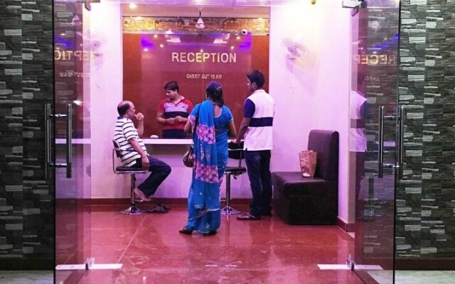 Fabhotel Deepak Palace