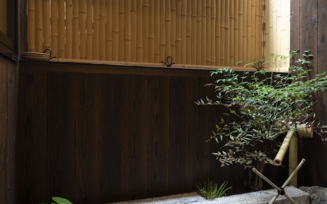 Shirakabanoyado-Uchikyuhoji