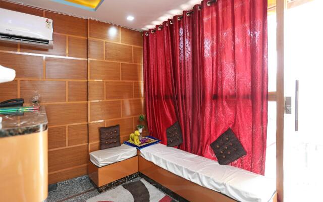 OYO Flagship 19894 Hotel Ayan Guest House