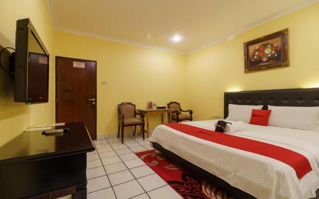 RedDoorz Plus near Ancol