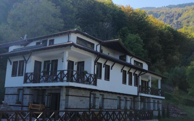 K'scha za gosti DAJaNITsA