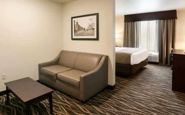 Cobblestone Hotel & Suites - Appleton International Airport