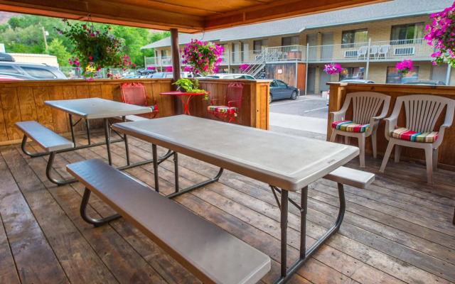 Moab Rustic Inn