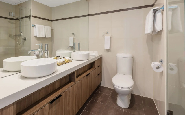 Meriton Suites World Tower