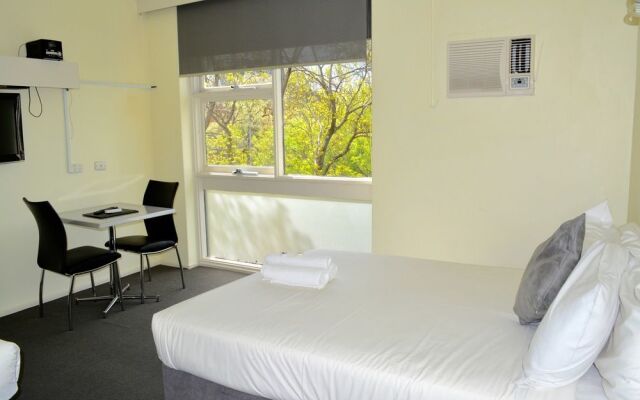 George Powlett Apartments