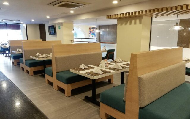 Holiday Inn Hotel & Suites Guadalajara-Centro Historico by IHG