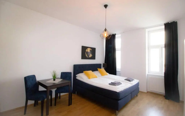 Studio-Apartment between Schoenbrunn & the City Center (15)