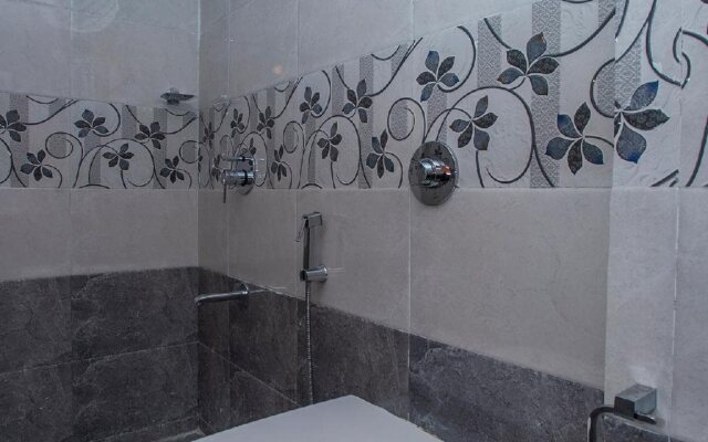 Hotel Golden Arch By OYO Rooms