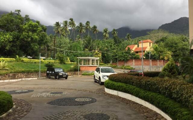5 Falls Resort