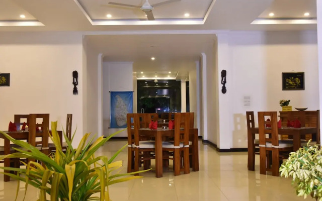Lochana Beach Hotel