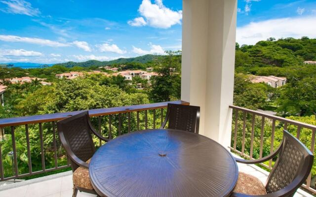 Classy artsy ocean-view unit near pool at Pacifico in Coco sleeps 6