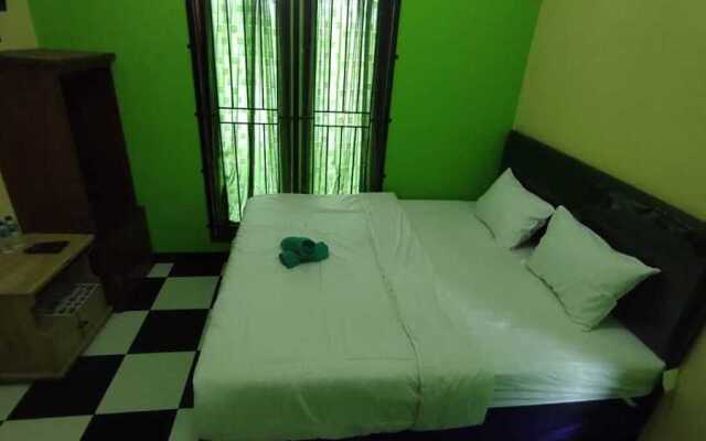 RedDoorz near RSUD Kebumen 2