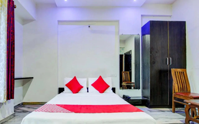 Oyo Flagship 805380 Gandharva Lodging