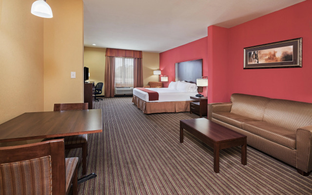 Holiday Inn Express & Suites Cleveland