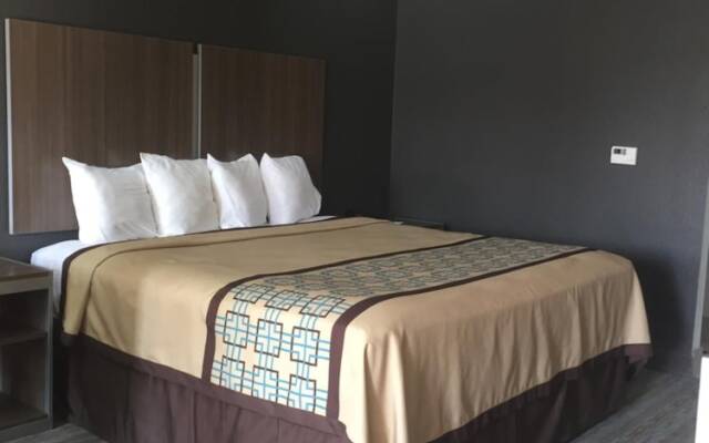 Scottish Inn & Suites