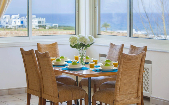 Alia Seafront Suite