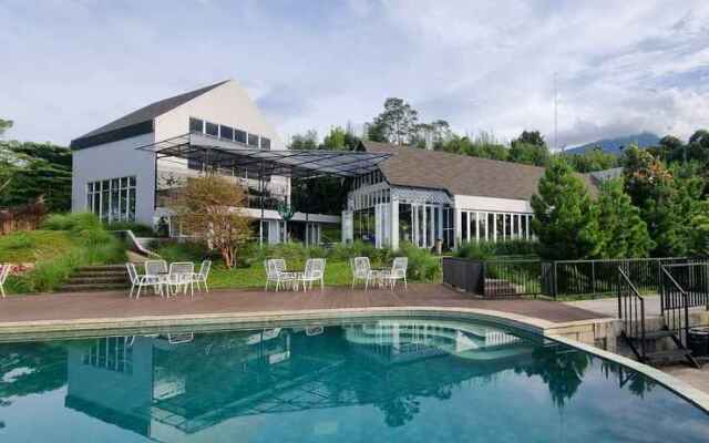 Leuweung Geledegan Ecolodge