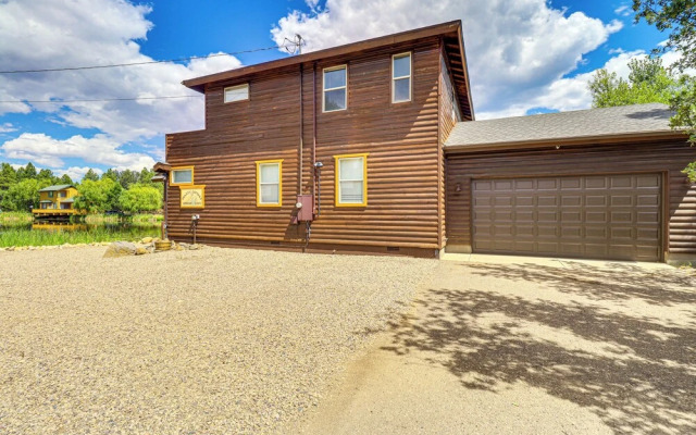 Pond Access & Private Dock: Lakeside Cabin