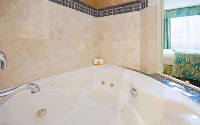 La Quinta Inn by Wyndham West Long Branch/NJ Shore Area