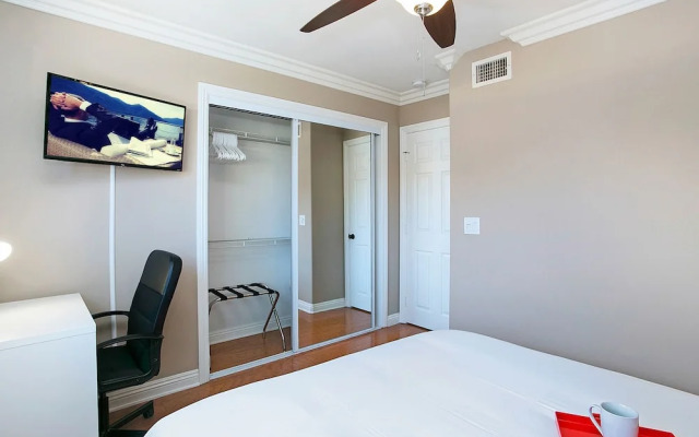 Multi-level 2br-fast Wifi-free Parking -cm-1