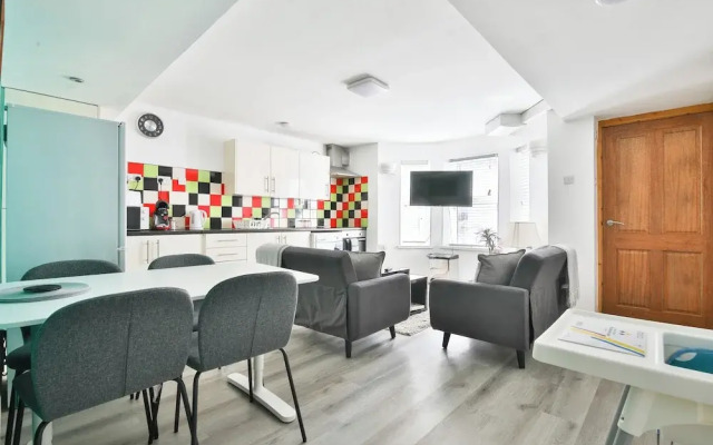 2 Bed Apartment Near Cardiff Bay