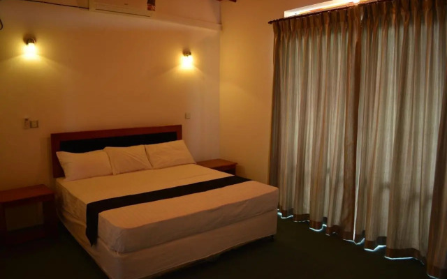 West Inn Colombo
