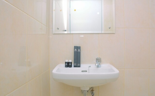 Studio Apartment at The Springlake View Summarecon with Mall View