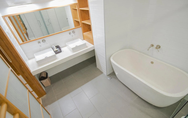 TOKYO 86 PENTHOUSE - Rooftop Garden Central City