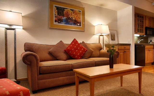 Squaw Valley Lodge