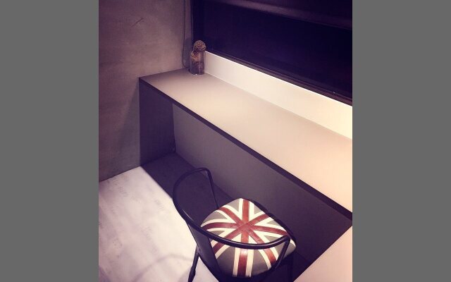 O2 Hotel M12