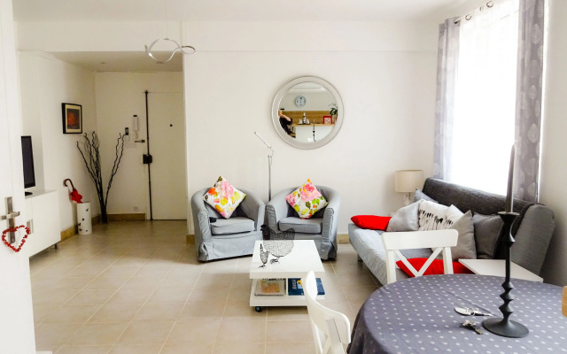 Le Pytheas Vieux Port Marseille