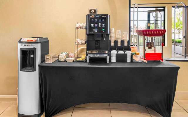 White Pines Inn & Suites