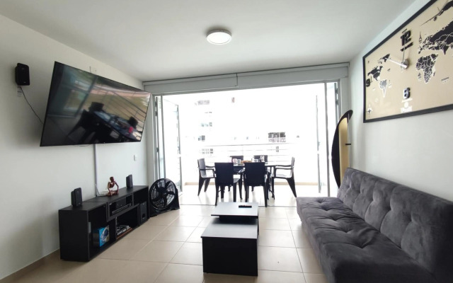 Hermoso apartamento con piscina (alberca).