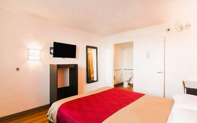 Motel 6 Mobile North