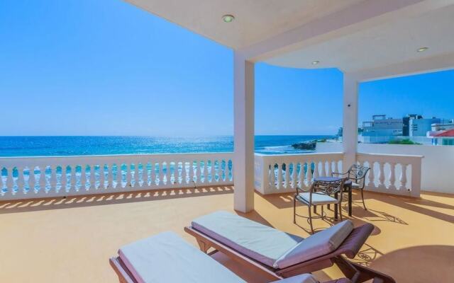 Villa Elena - Entire Property