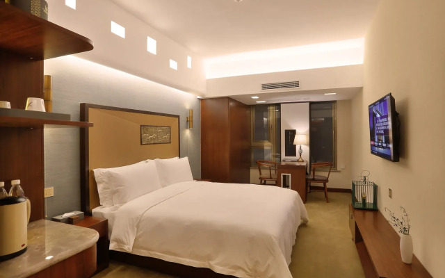 Lujia International Hotel