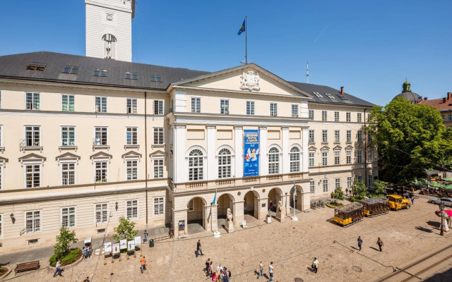 Romari апартименти площа Ринок