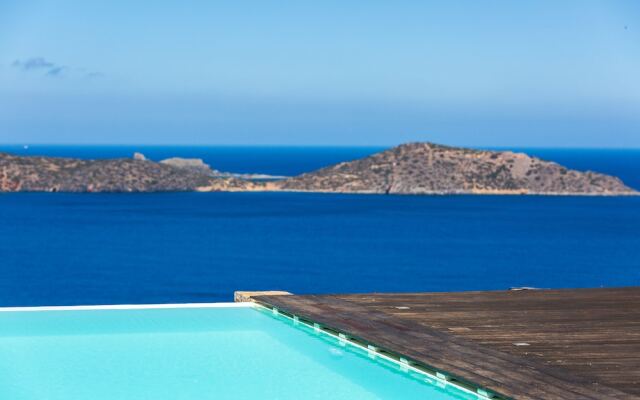 Villa Elounda Black