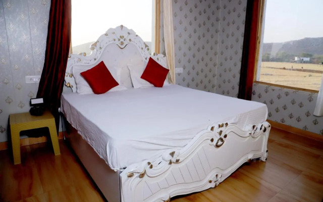 Hotel Krishna Manu Palace